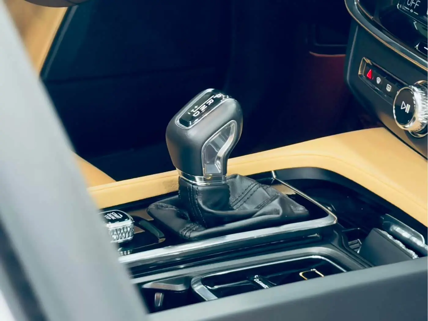 Volvo V90 2018 — Photo 15/20