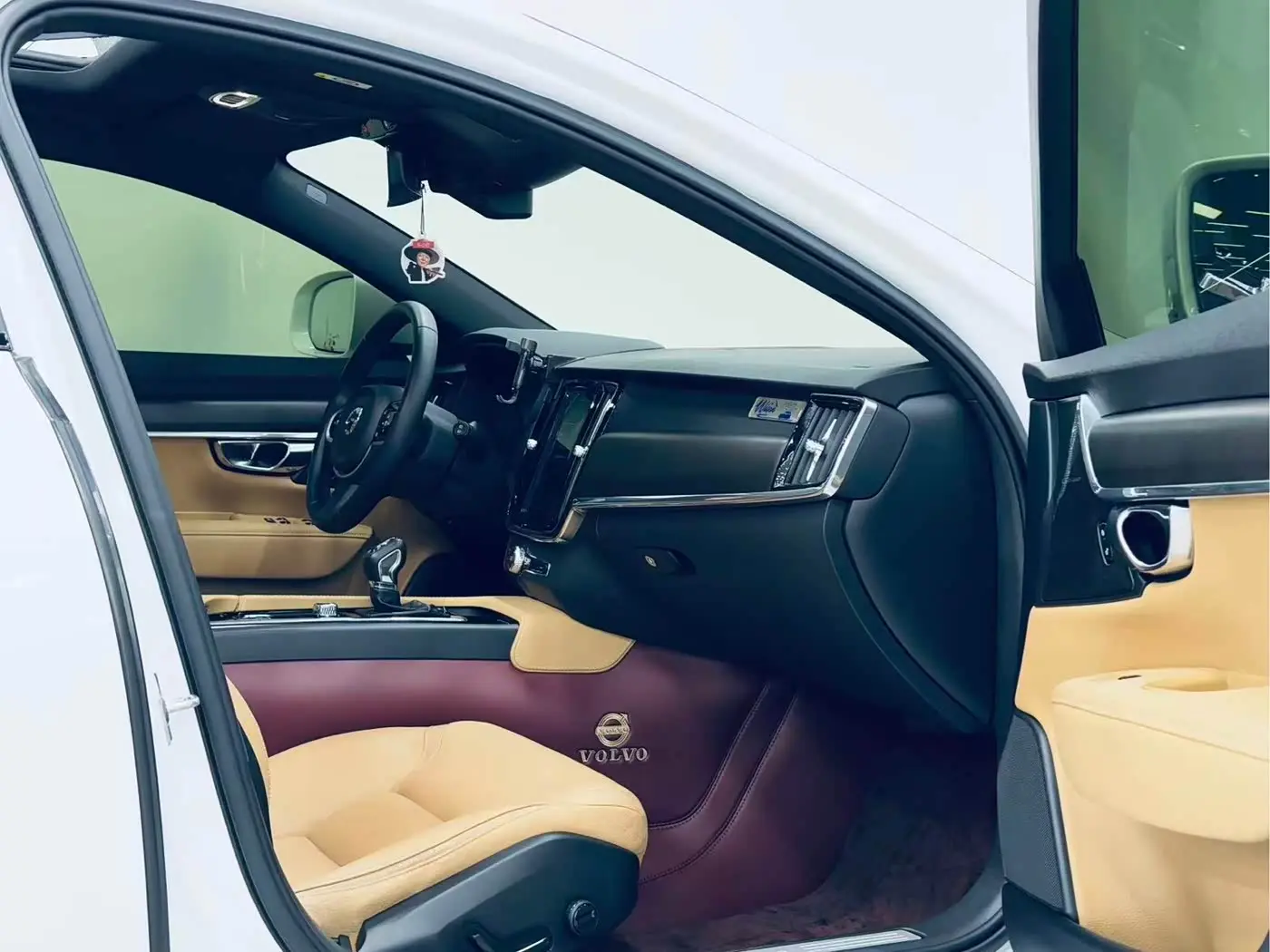Volvo V90 2018 — Photo 11/20