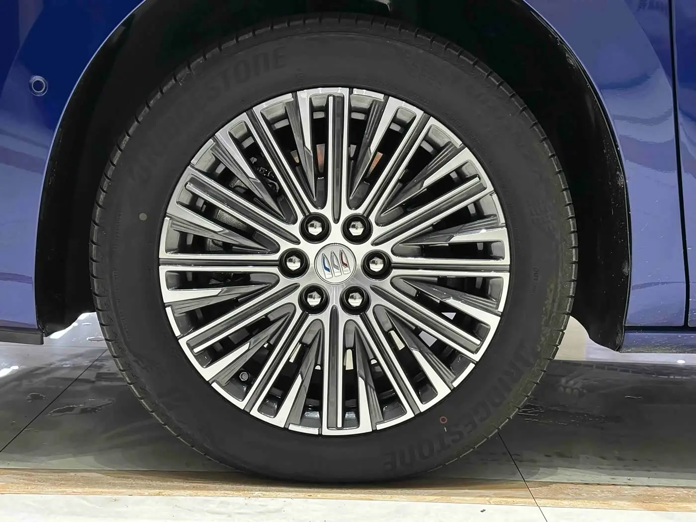 Buick GL8 New Energy 2024 — Photo 8/20