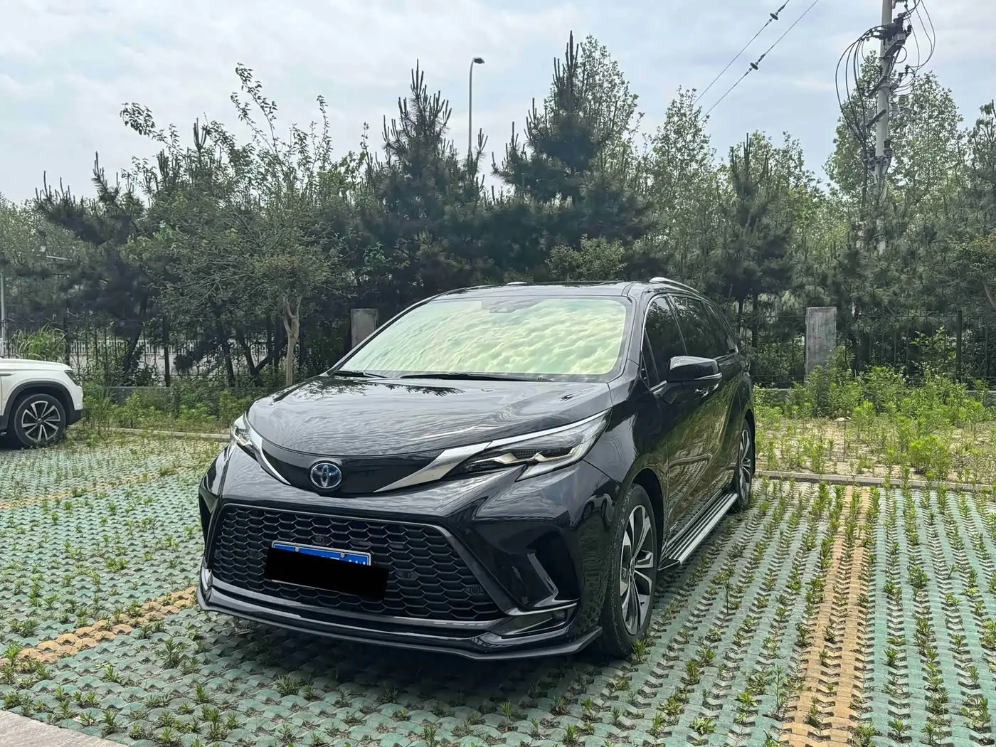 Toyota Granvia, 2024