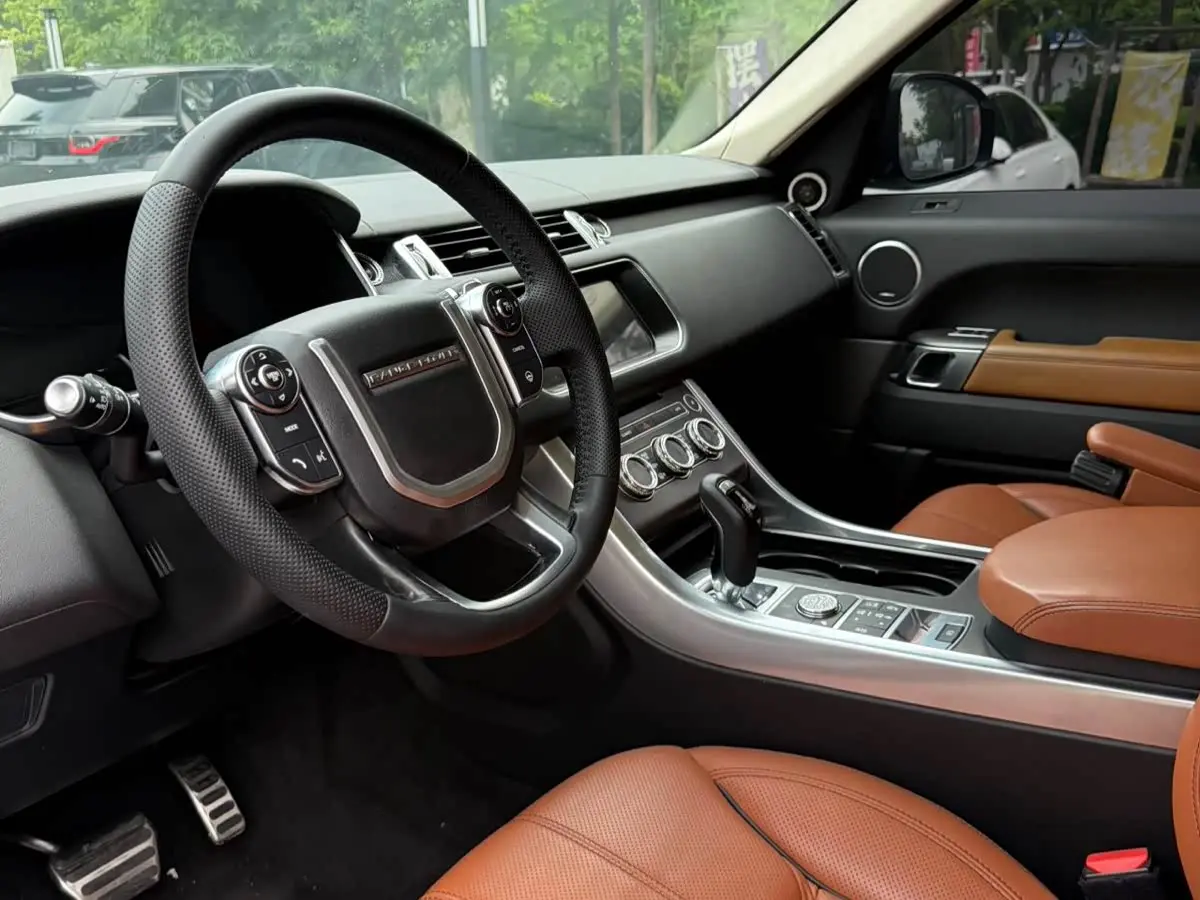 Land Rover Range Rover Sport 2017 — Photo 6/18