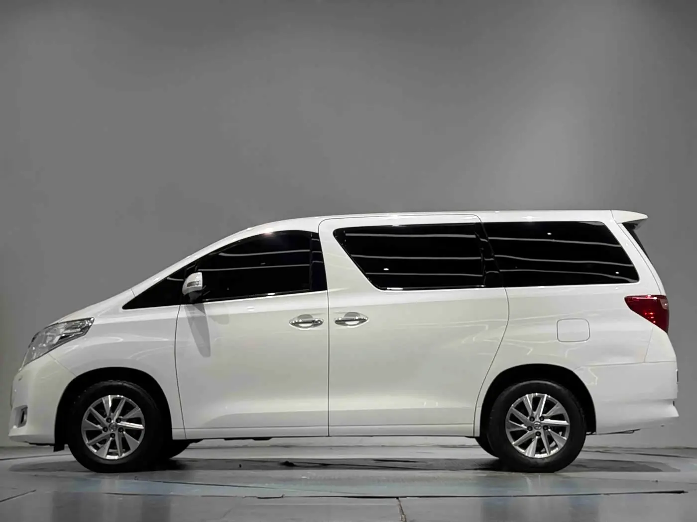 Toyota Alphard 2013 — Şəkil 17/20