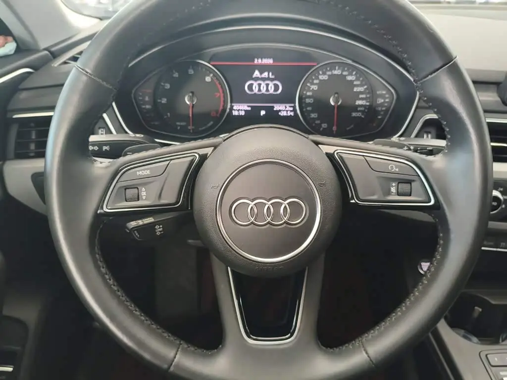 Audi A4L 2019 — Фото 10/16