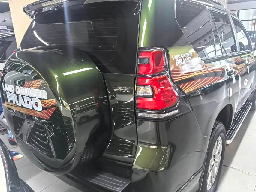 Toyota Prado 2019 — Photo 6/9