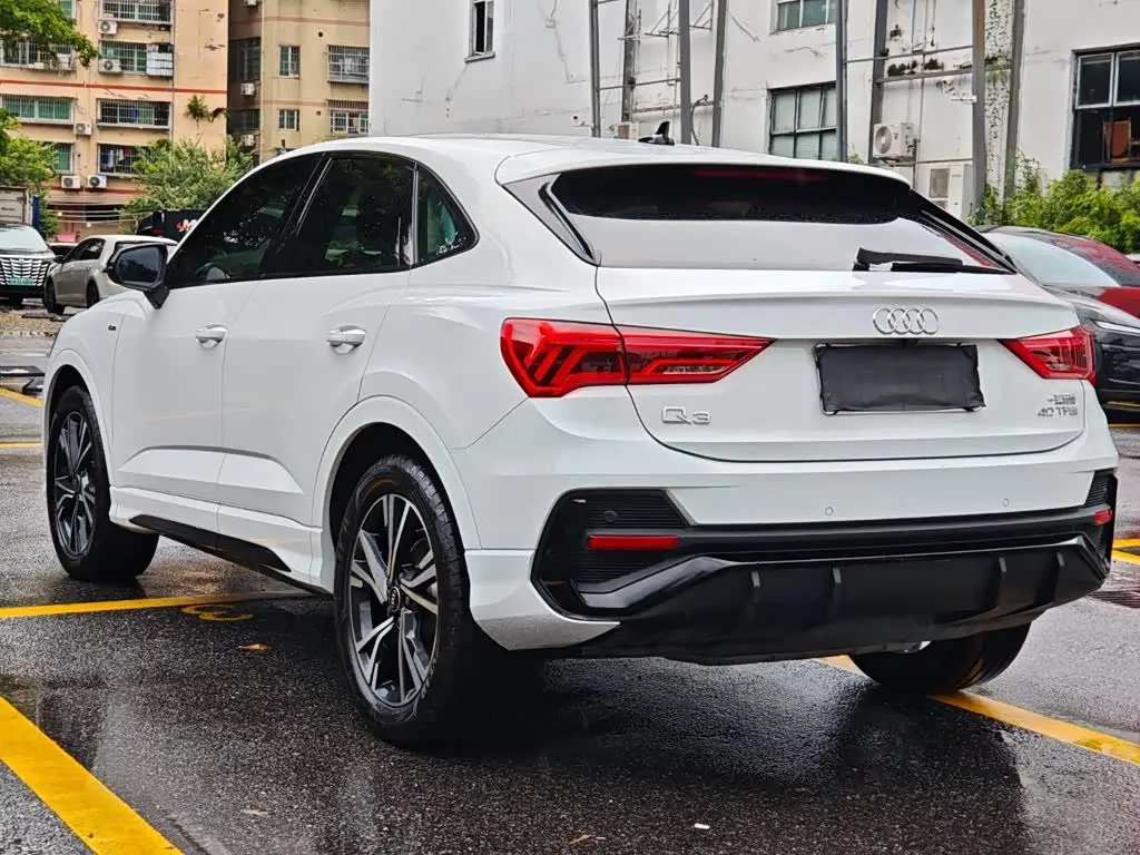 Audi Q3 Sportback 2023 — Фото 7/20