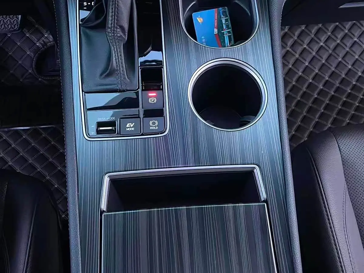 Toyota Sienna 2024 — Şəkil 13/15