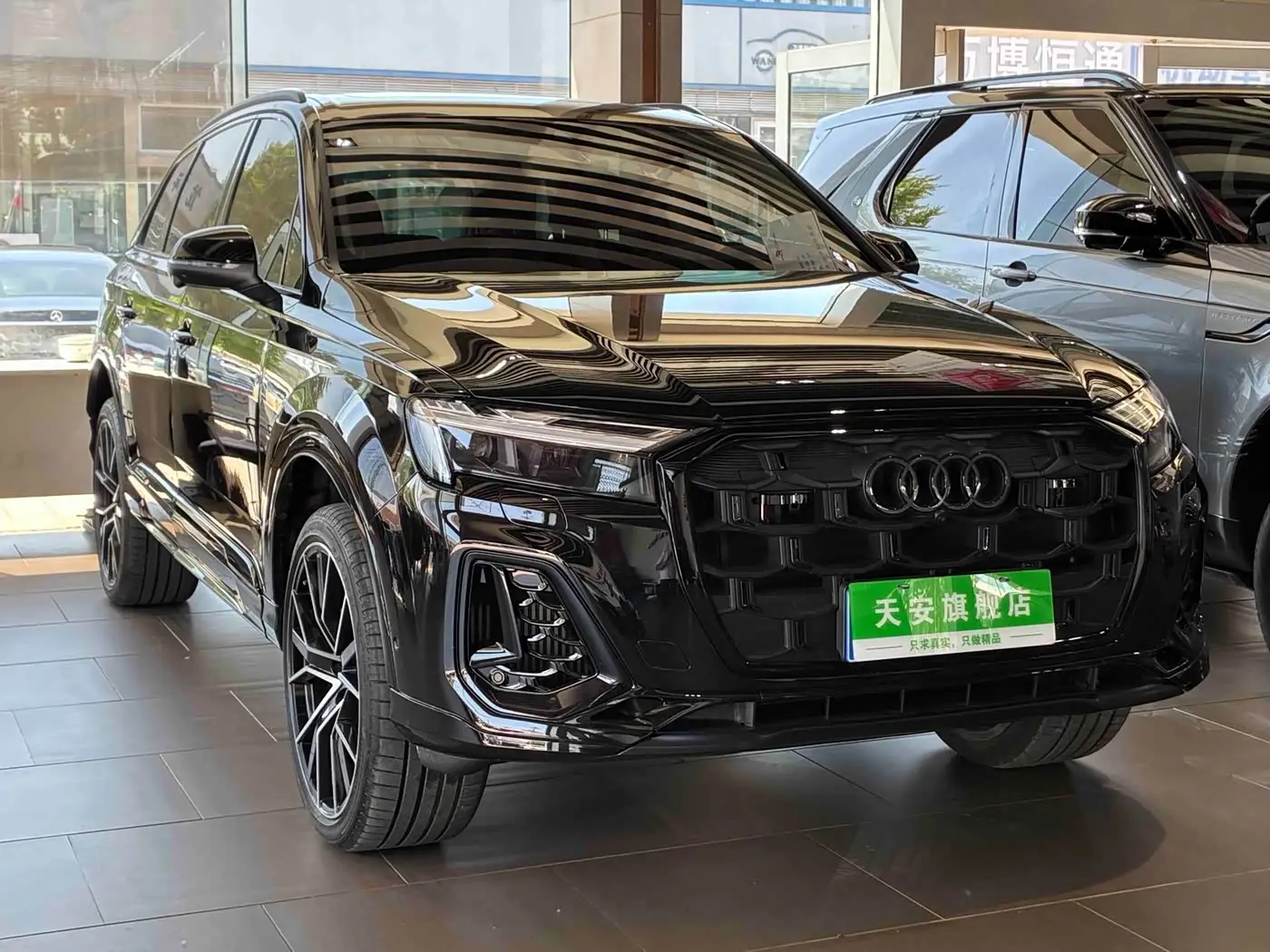 Audi Q7 2025 — Фото 3/13