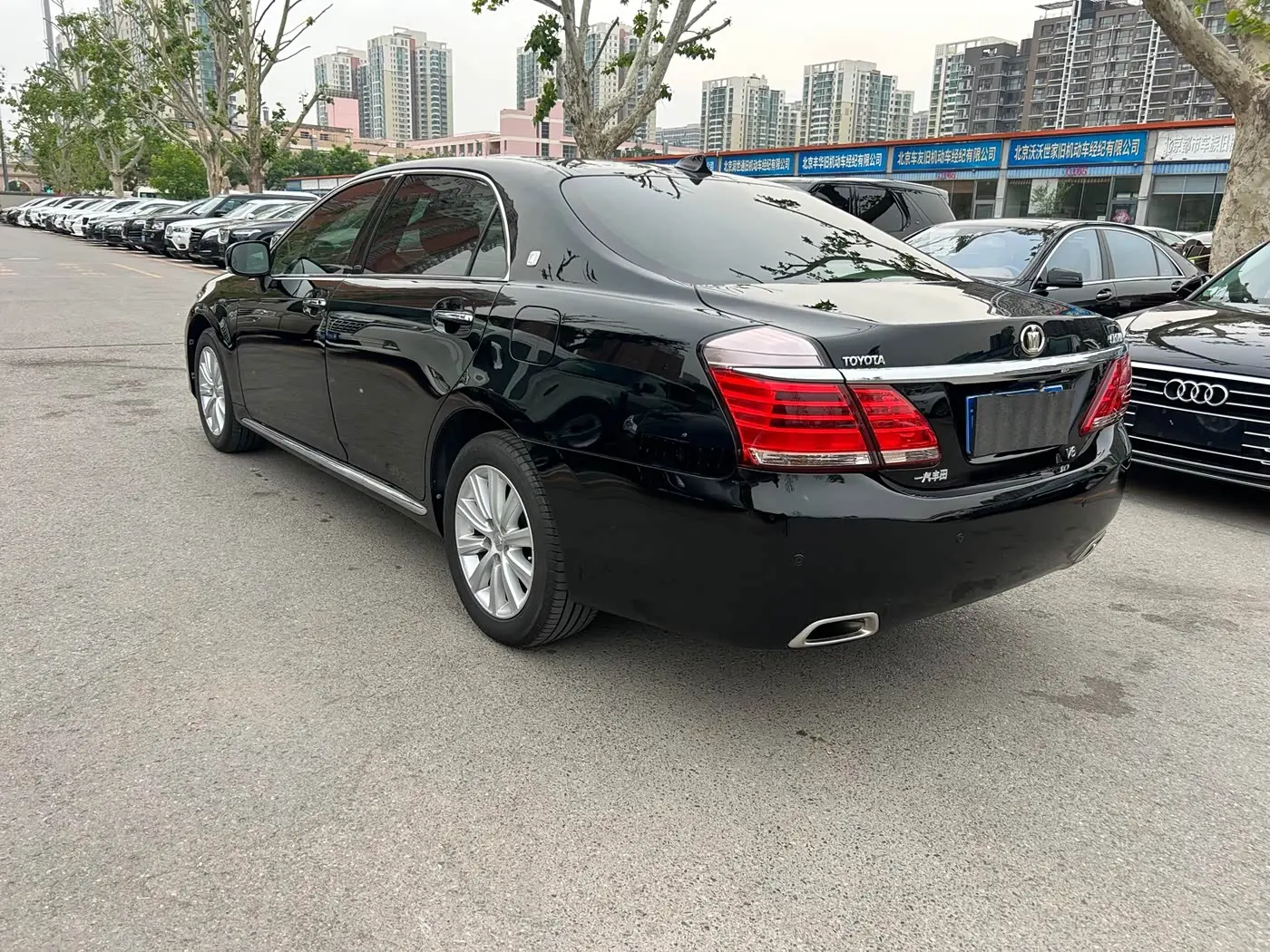 Toyota Crown 2013 — Photo 6/15