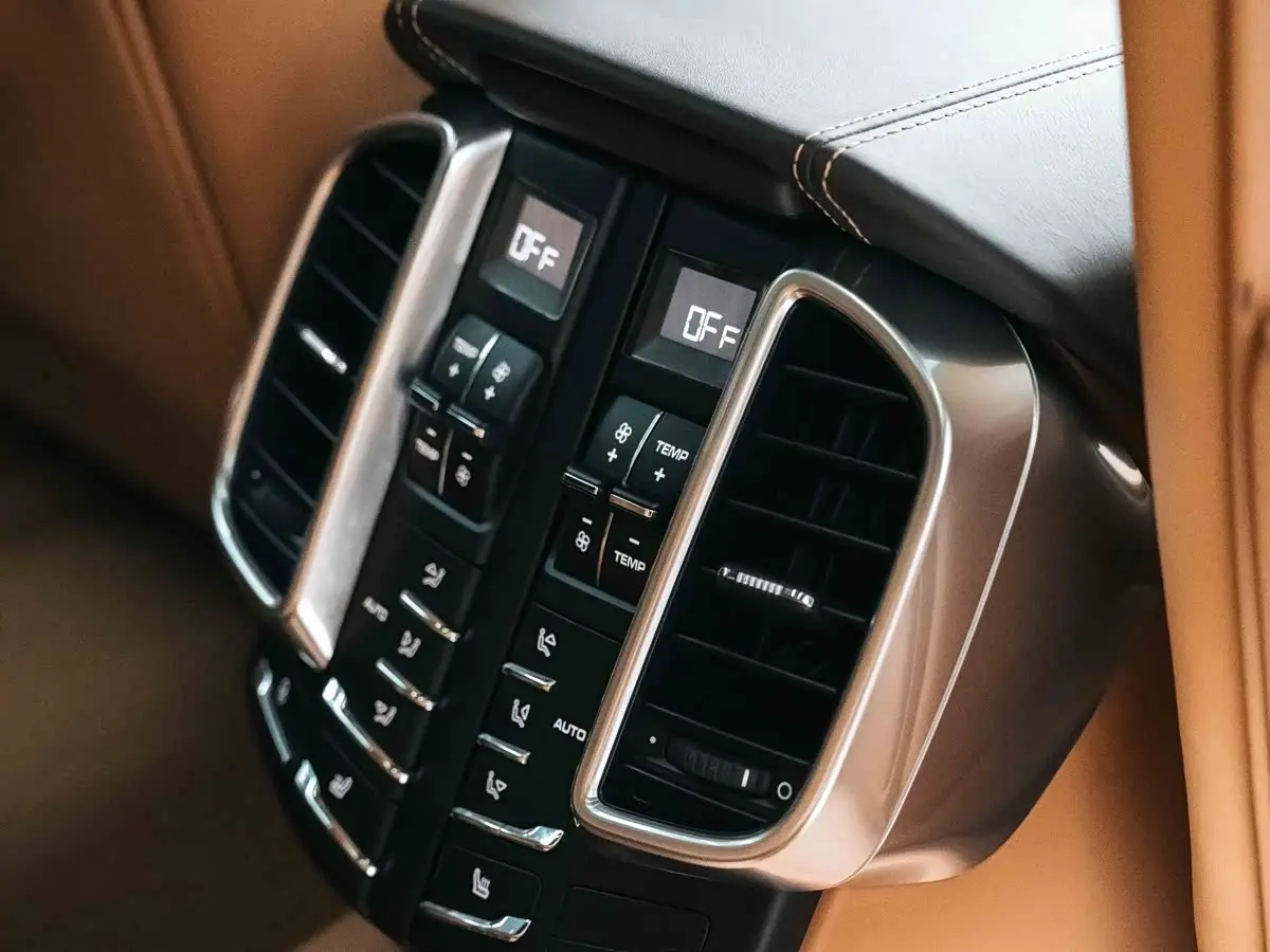 Porsche Cayenne 2014 — Фото 19/20