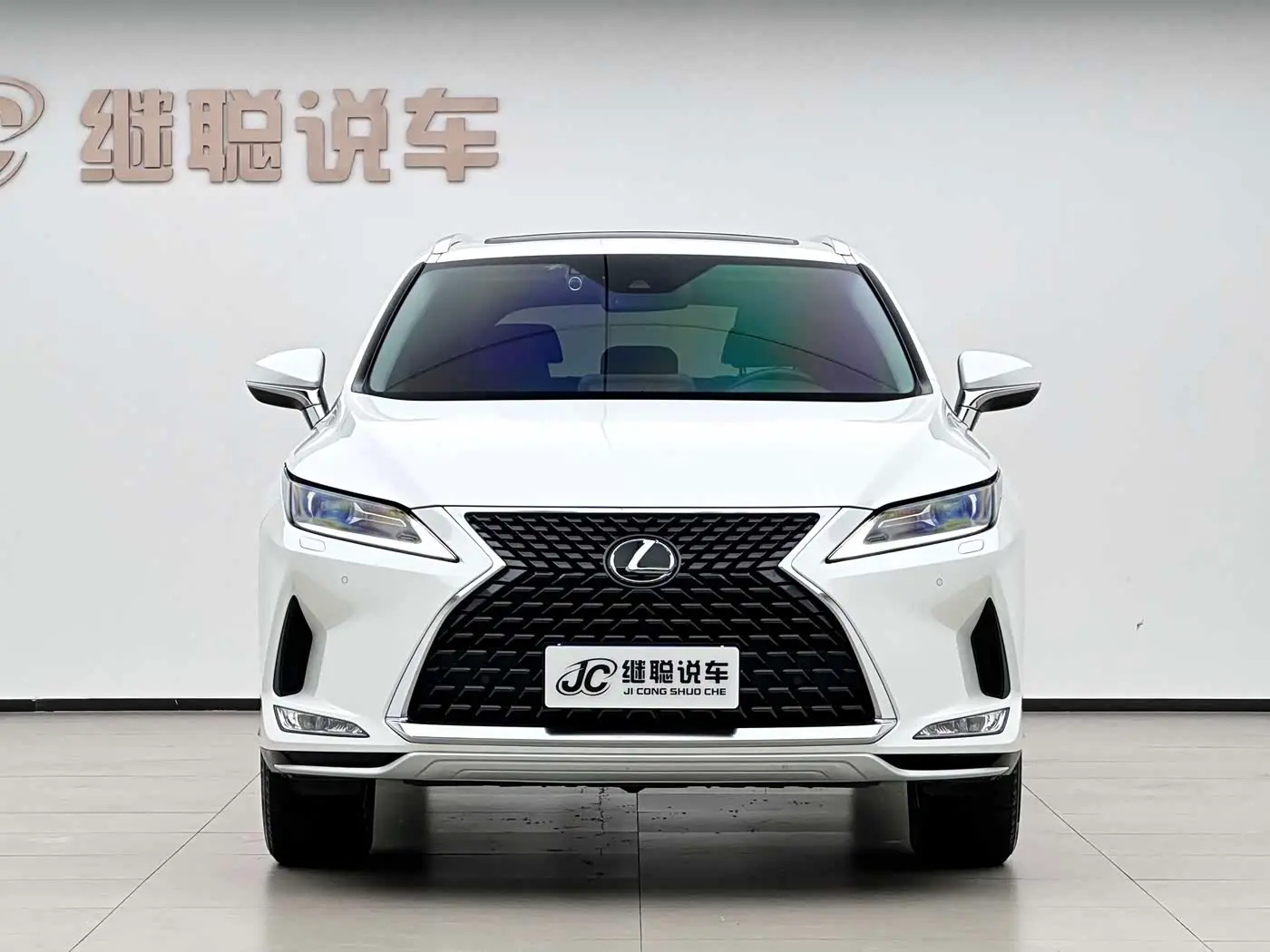 Lexus RX 2022 — Фото 2/18