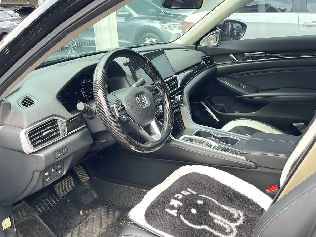 Honda Accord 2023 — Фото 8/18