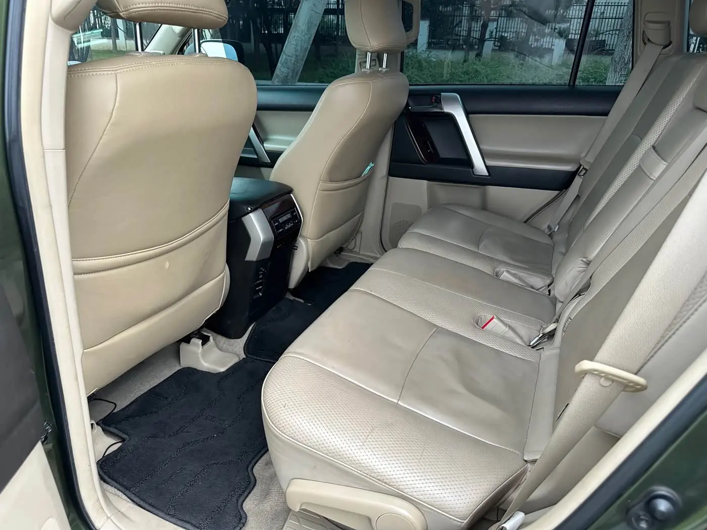 Toyota Prado 2012 — Photo 10/18