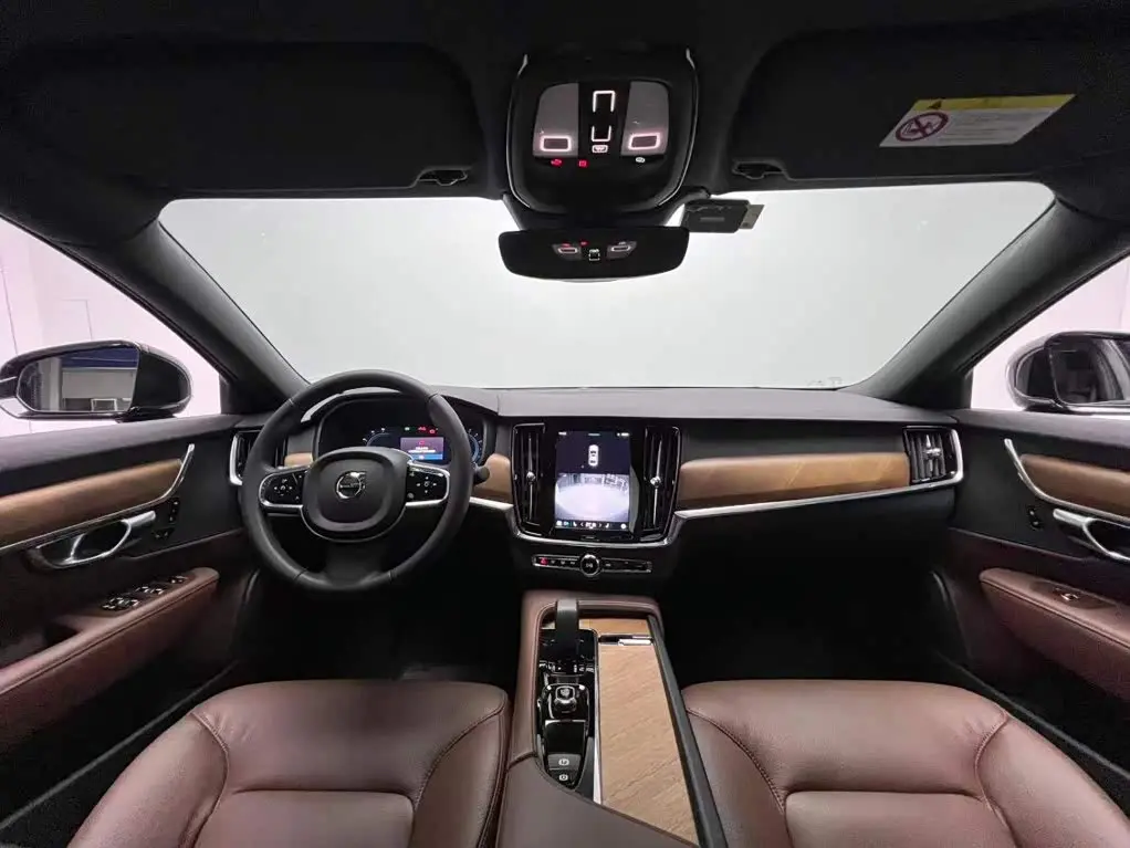 Volvo S90 2023 — Photo 9/14