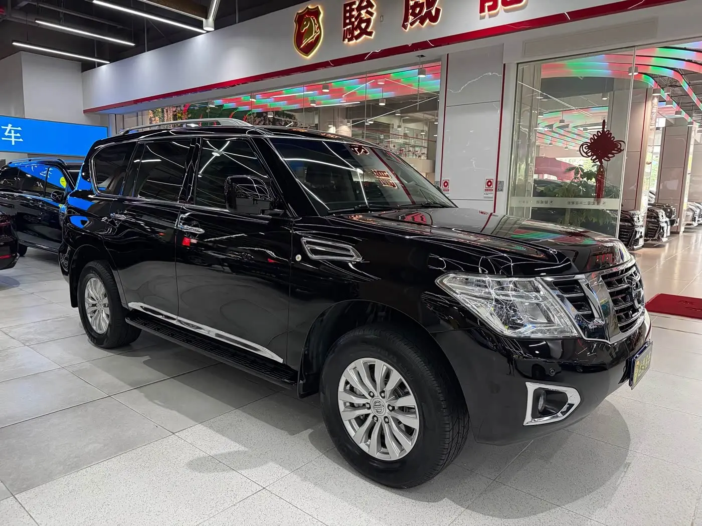 Nissan Patrol 2017 — Фото 4/16