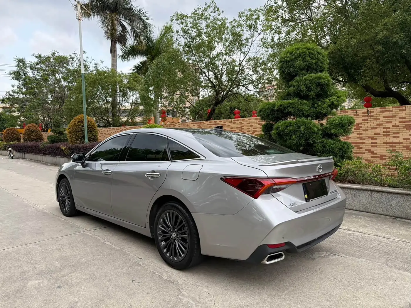 Toyota Avalon 2019 — Photo 5/20