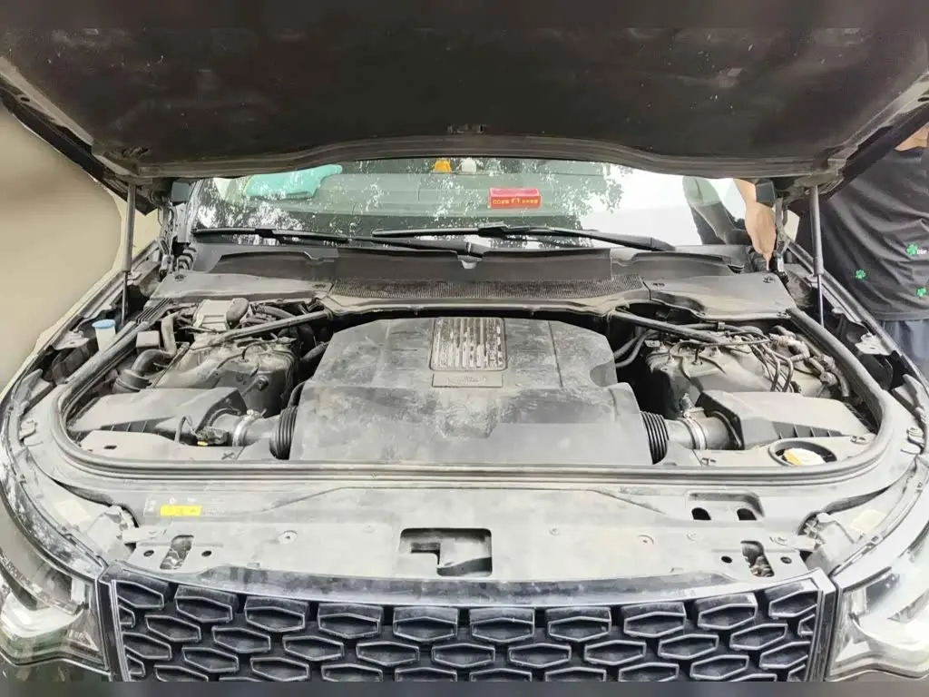Land Rover Discovery 2018 — Фото 3/13