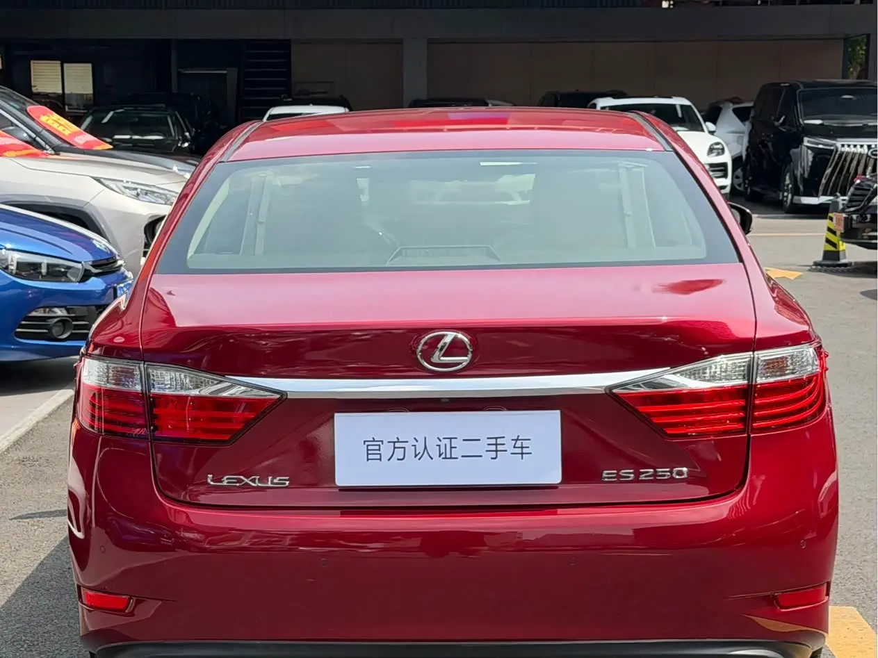 Lexus ES 2014 — Photo 4/20