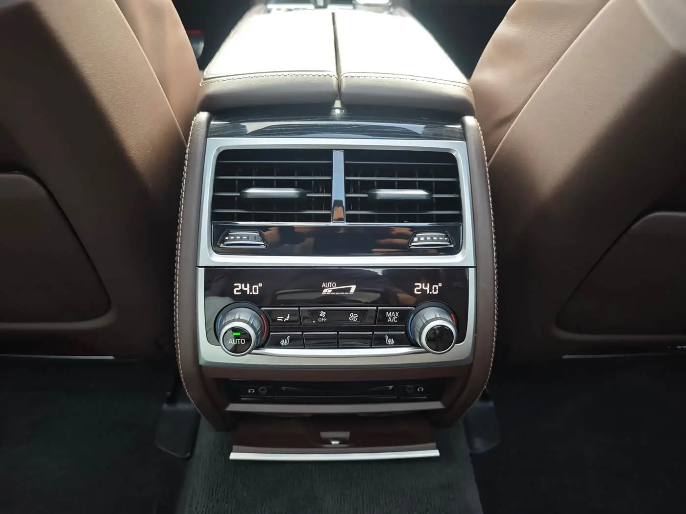 BMW 7 Series 2018 — Photo 16/20