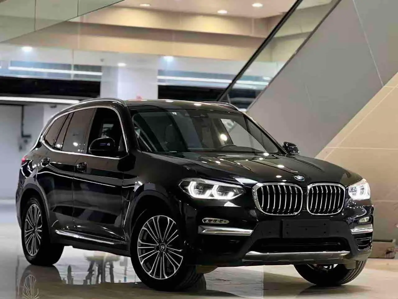 BMW X3 2019 — Фото 3/10