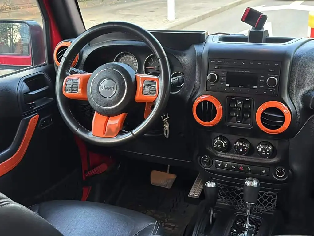 Jeep Wrangler 2017 — Photo 18/20