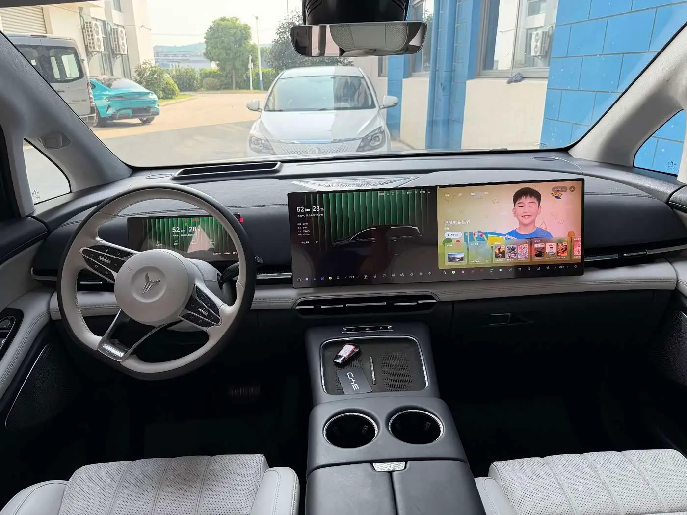 Voyah Auto Voyah Dreamer 2024 — Photo 9/10