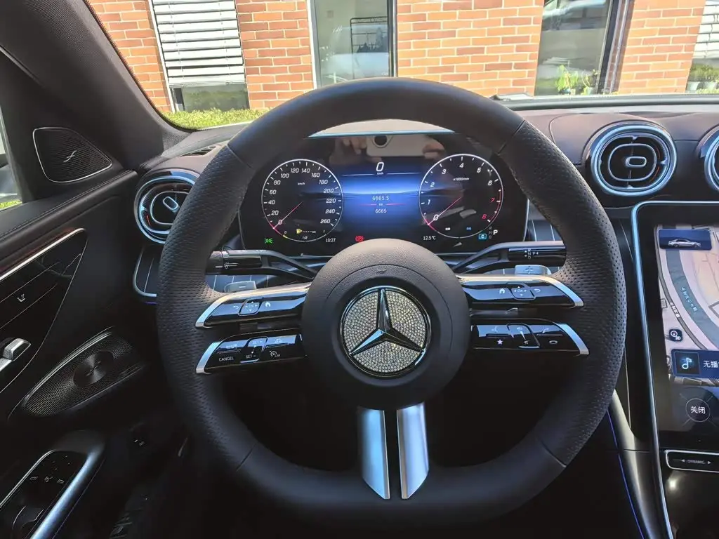 Mercedes-Benz C-Class 2026 — Photo 14/18