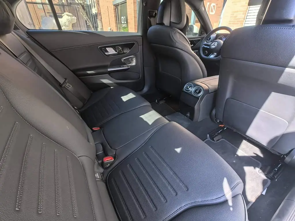 Mercedes-Benz C-Class 2026 — Photo 15/18