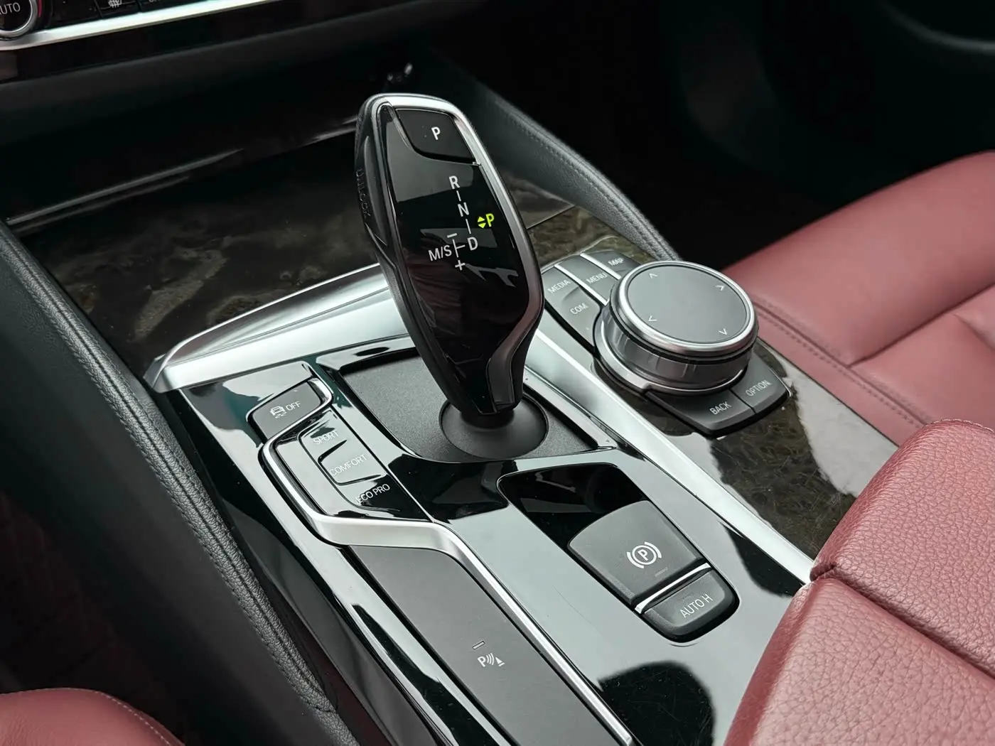 BMW 5 Series 2020 — Photo 9/15