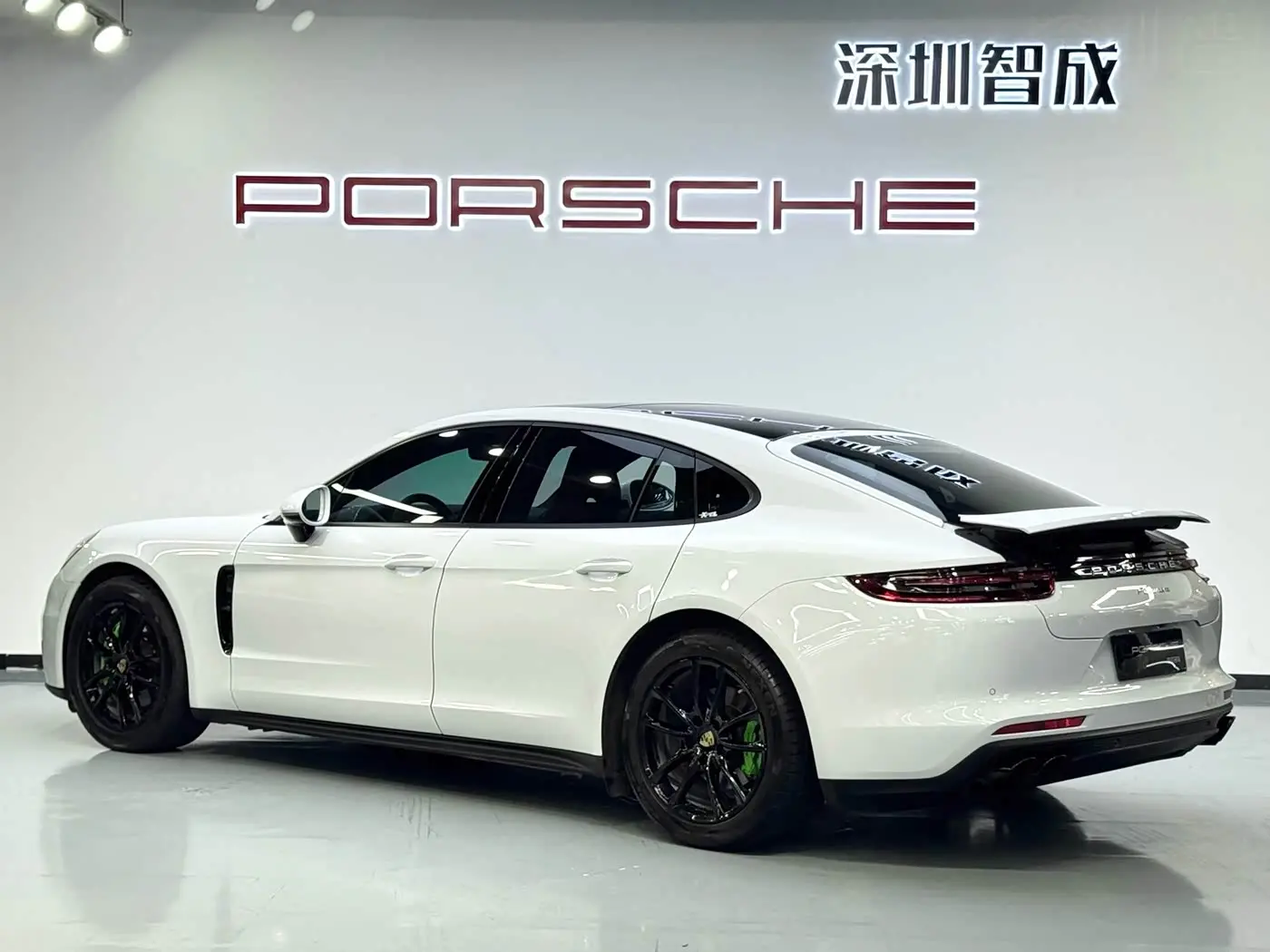 Porsche Panamera 2018 — Фото 7/20