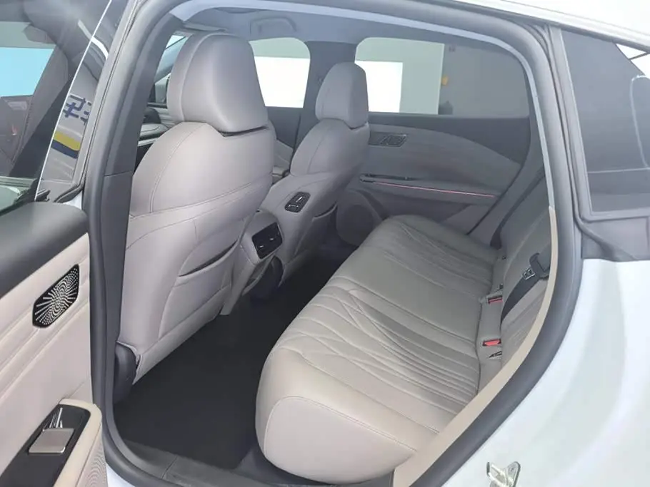 Geely Galaxy Galaxy Xingyao 8 2026 — Фото 11/16