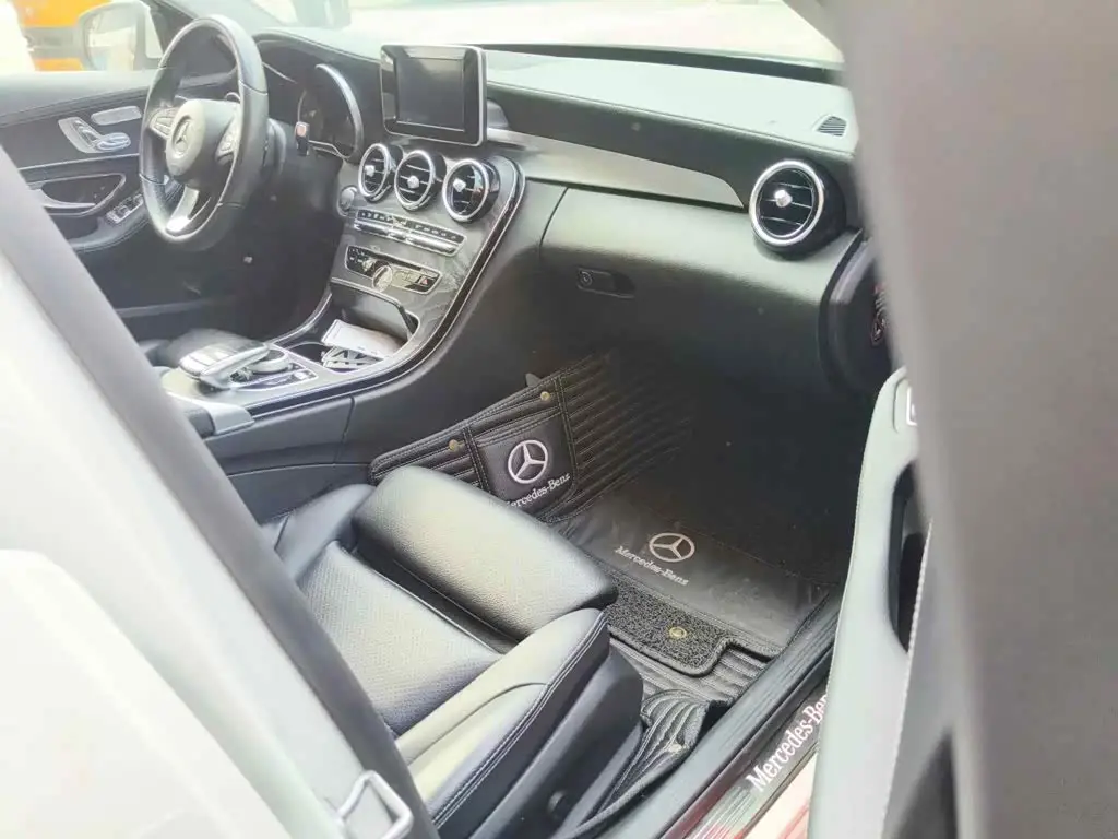 Mercedes-Benz C-Class 2018 — Фото 13/13