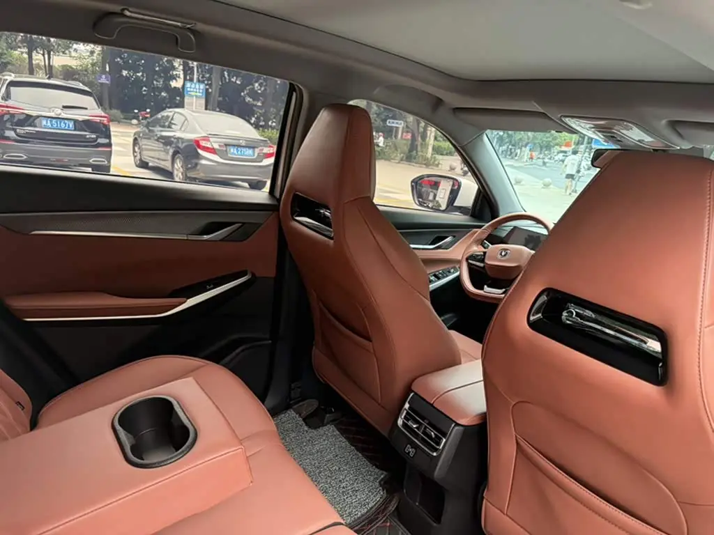 Changan CS75 PLUS 2024 — Фото 18/19