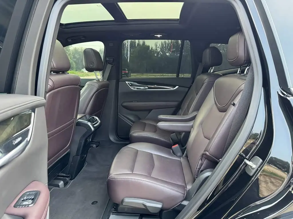 Cadillac XT6 2023 — Фото 10/20
