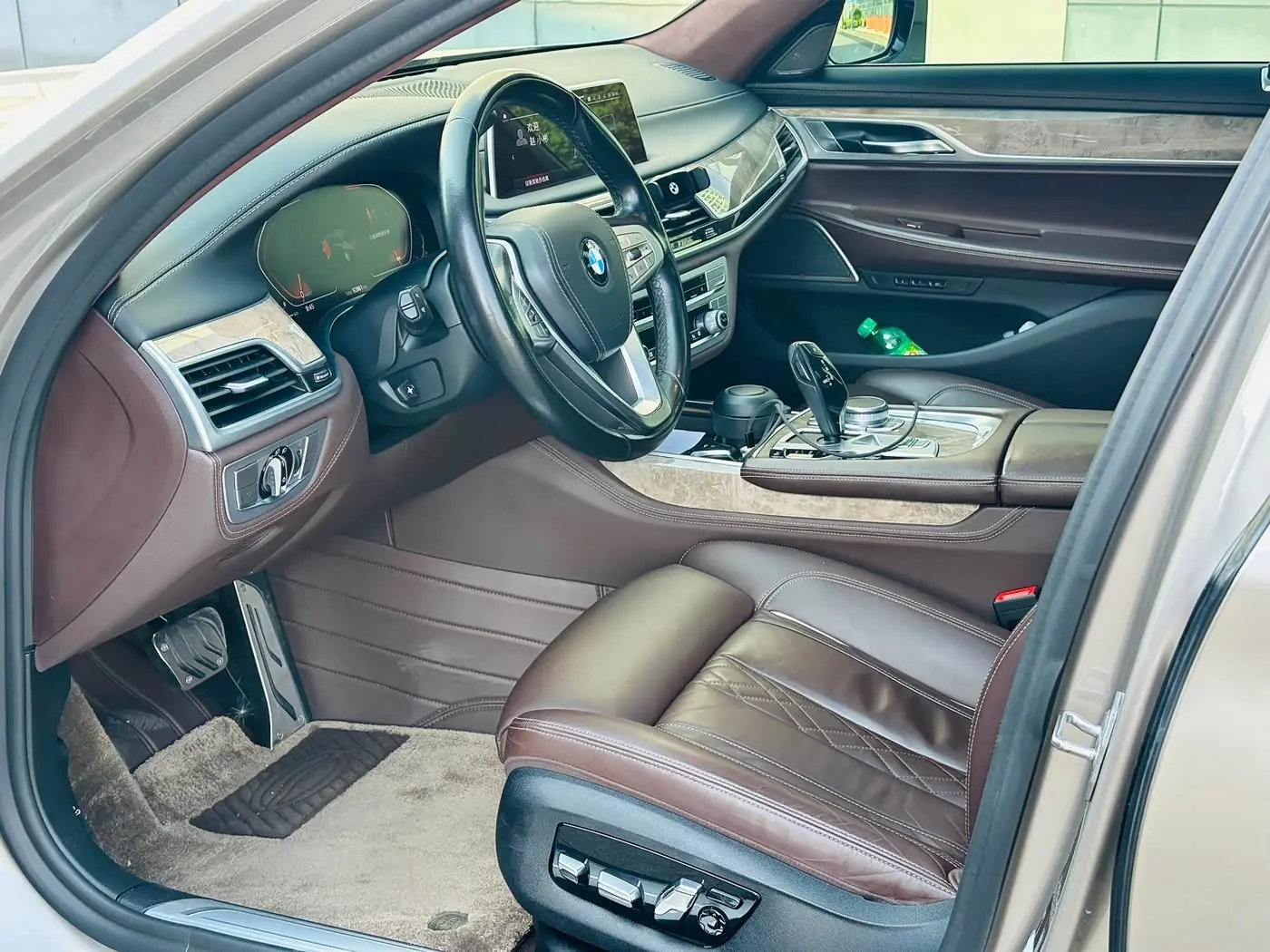 BMW 7 Series 2019 — Photo 8/15
