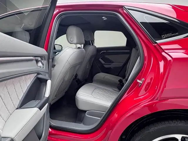 Audi Q3 Sportback 2023 — Фото 16/20