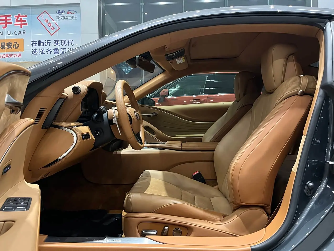 Lexus LC 2019 — Photo 7/15
