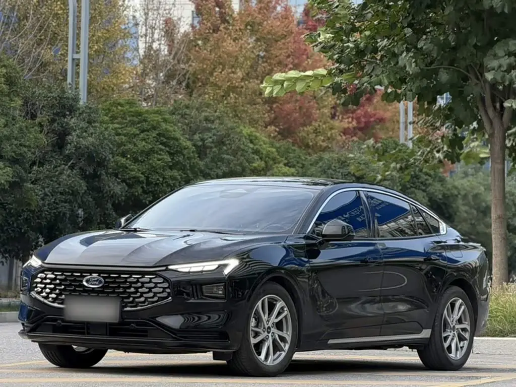 Ford Mondeo 2023 — Фото 1/20