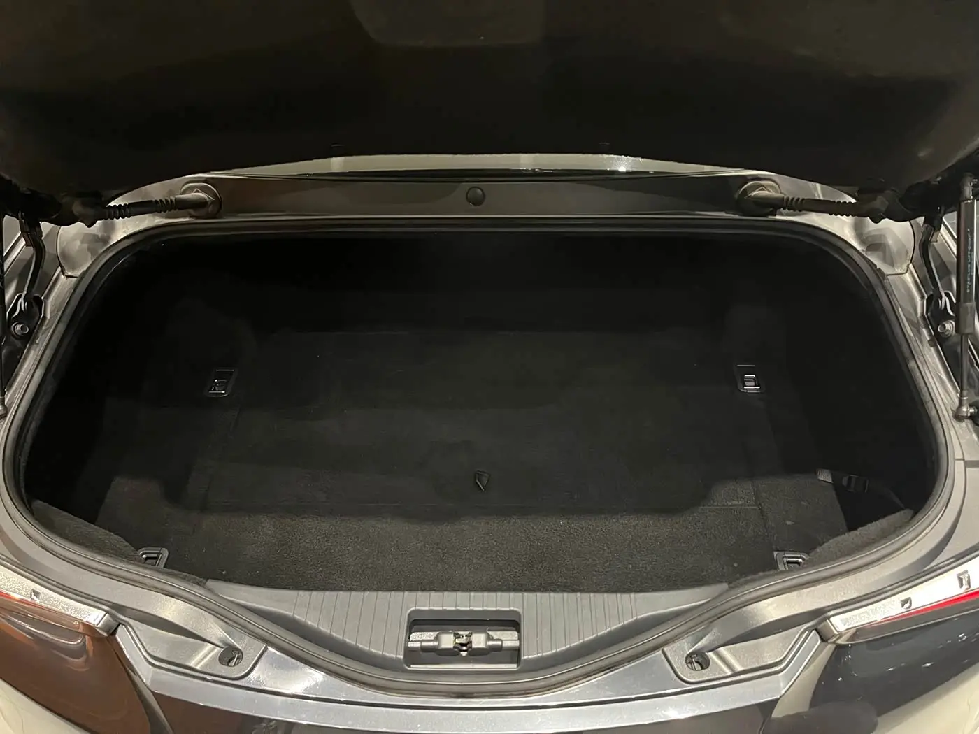 Lexus LC 2019 — Photo 15/15