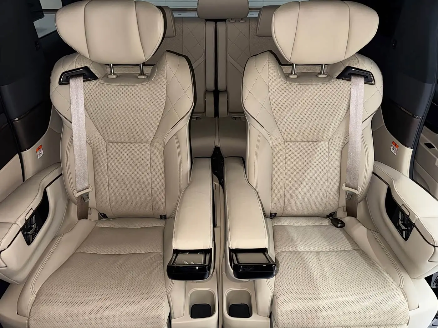 Toyota Vellfire 2023 — Фото 8/14