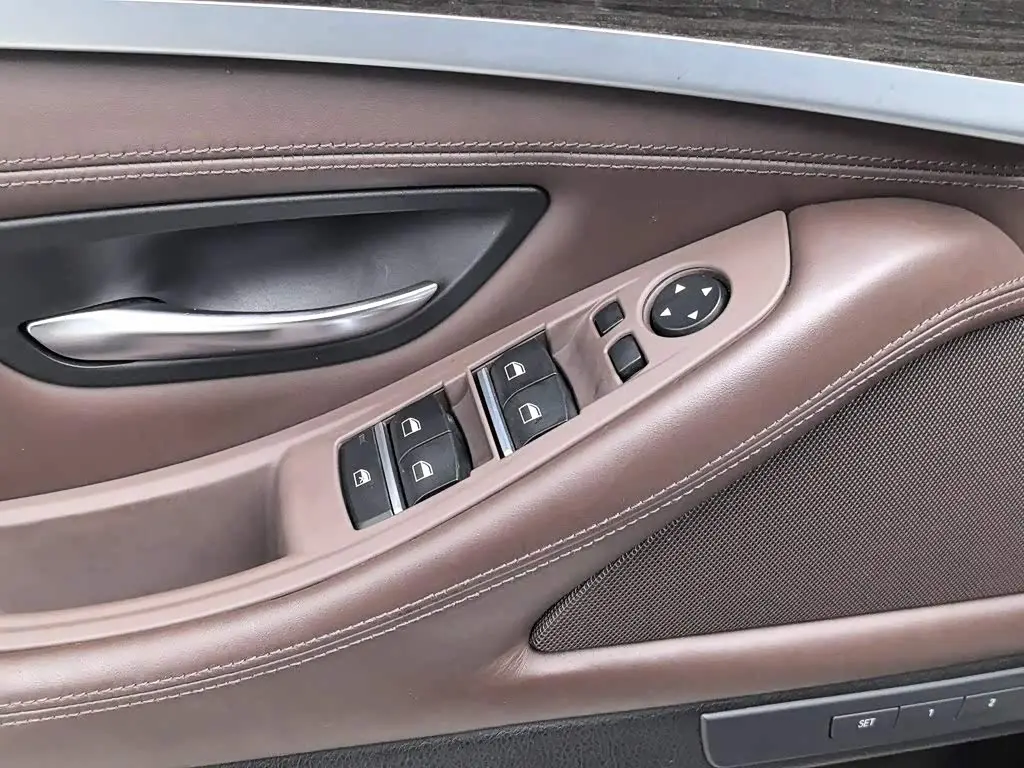 BMW 5 Series 2017 — Фото 9/20