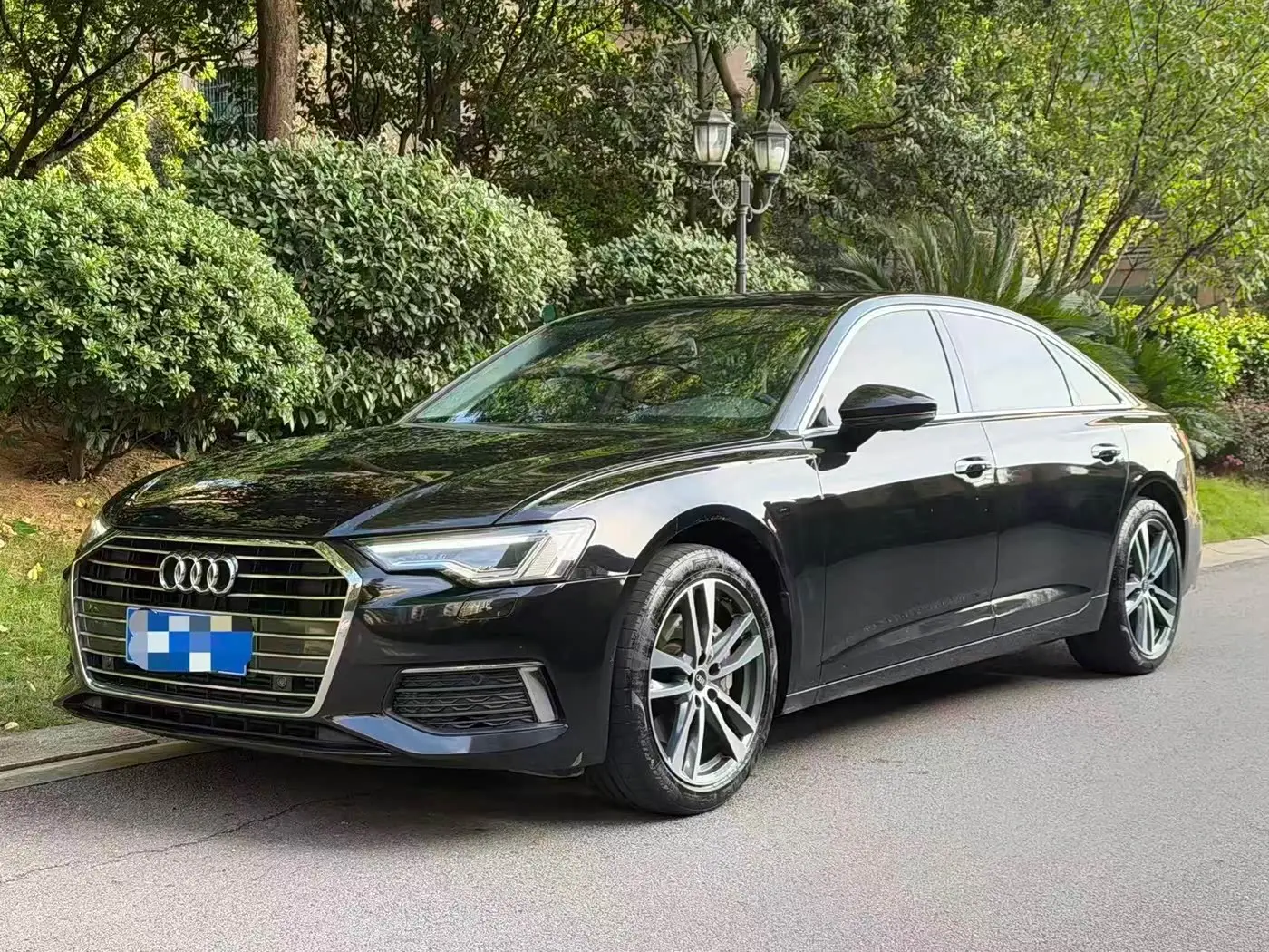 Audi A6L 2022 — Фото 2/9