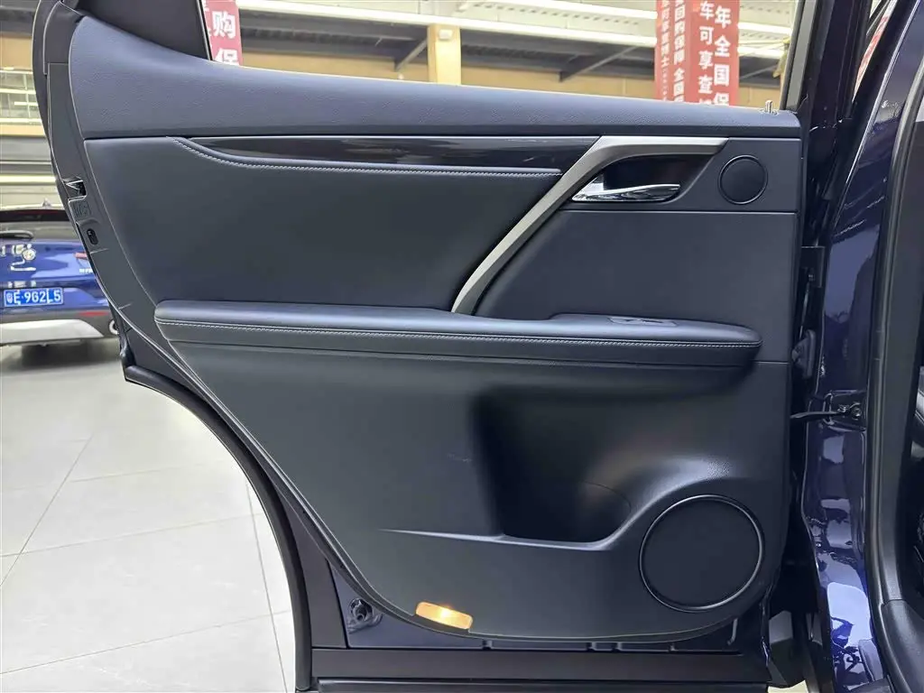 Lexus RX 2021 — Photo 14/15