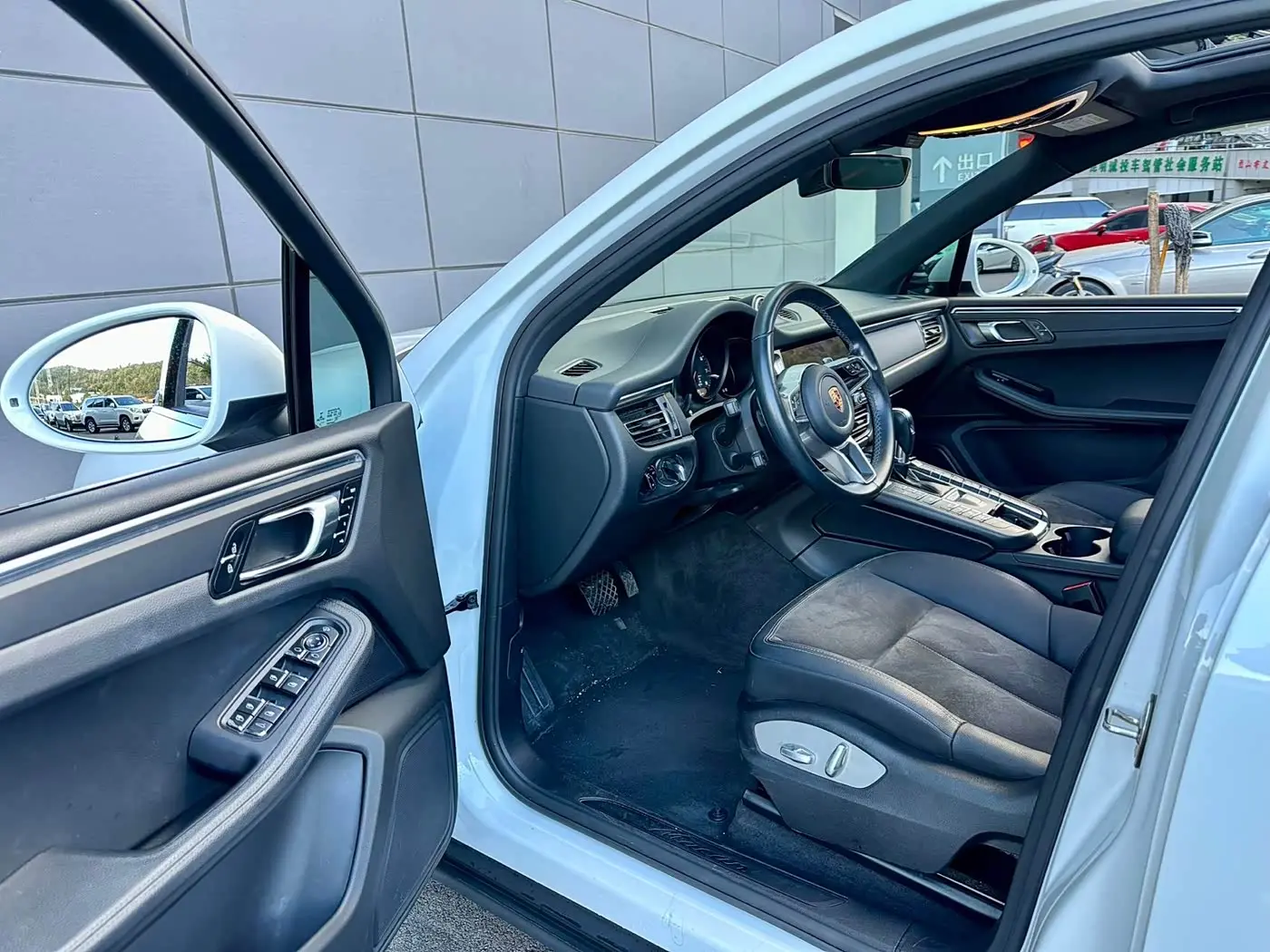 Porsche Macan 2020 — Photo 11/14