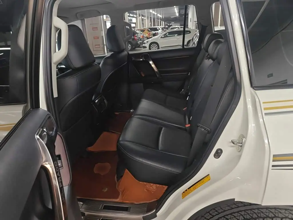 Toyota Prado 2016 — Photo 14/20