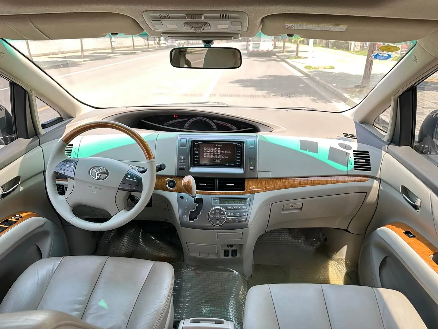 Toyota Previa 2009 — Photo 12/16