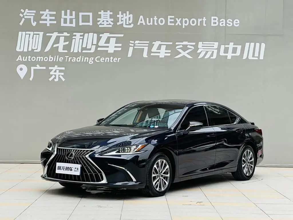 Lexus ES 2022 — Фото 1/20