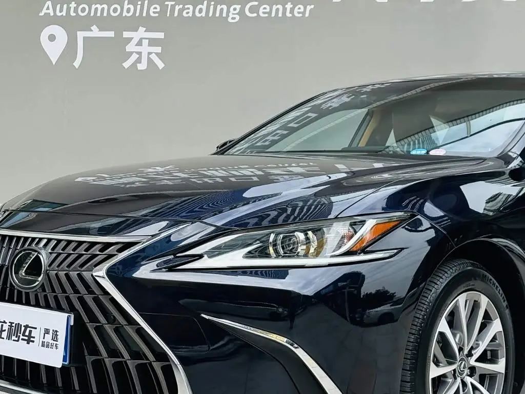 Lexus ES 2022 — Фото 18/20