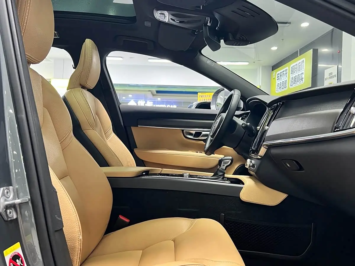 Volvo V90 2019 — Фото 16/20