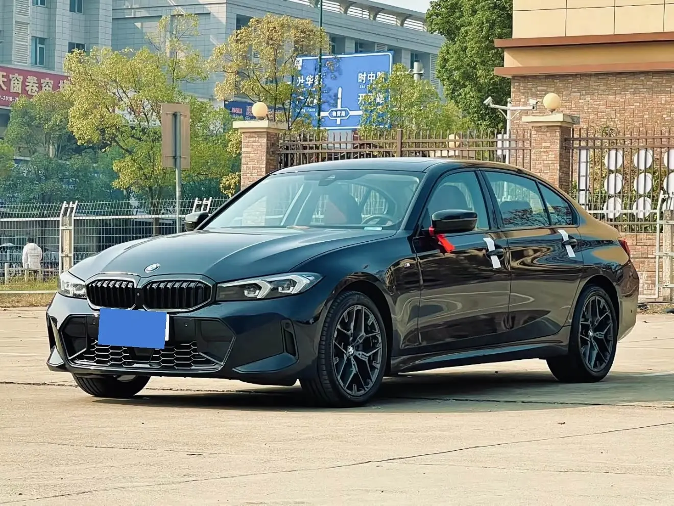 BMW 3 Series 2025 — Фото 1/11