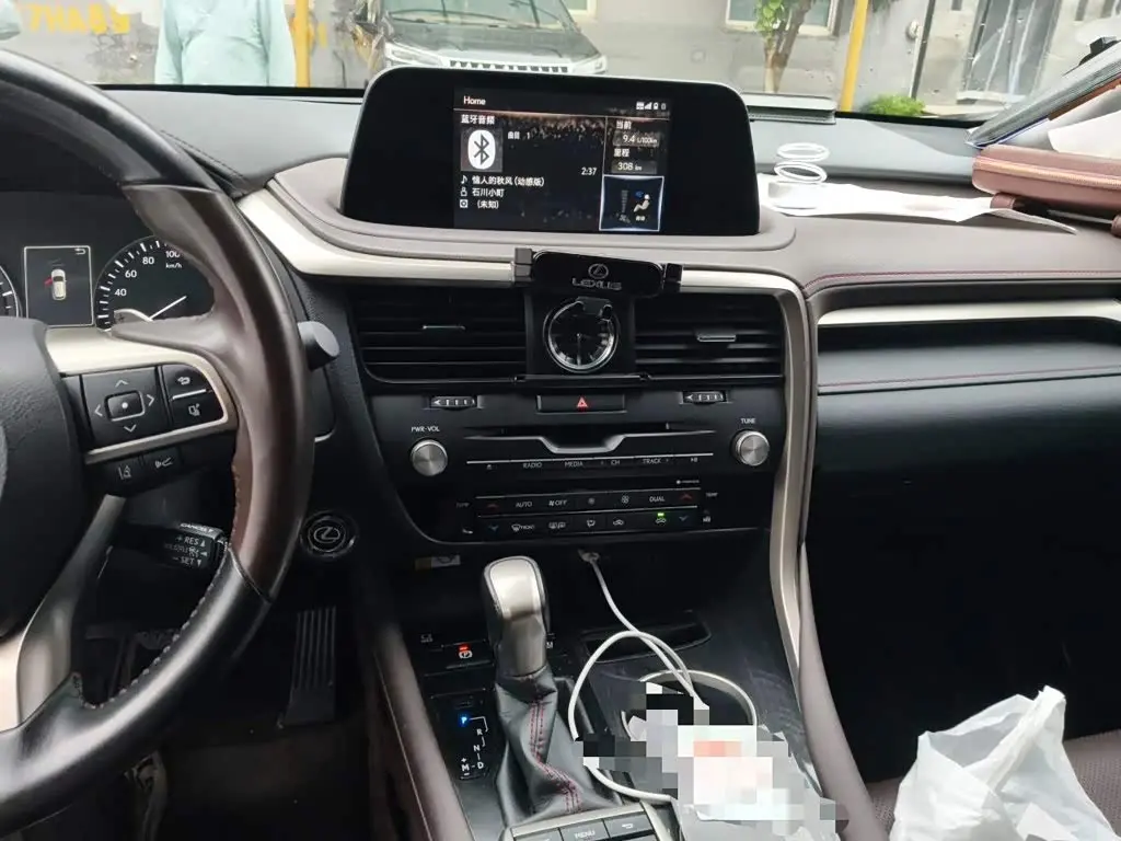 Lexus RX 2021 — Şəkil 14/20
